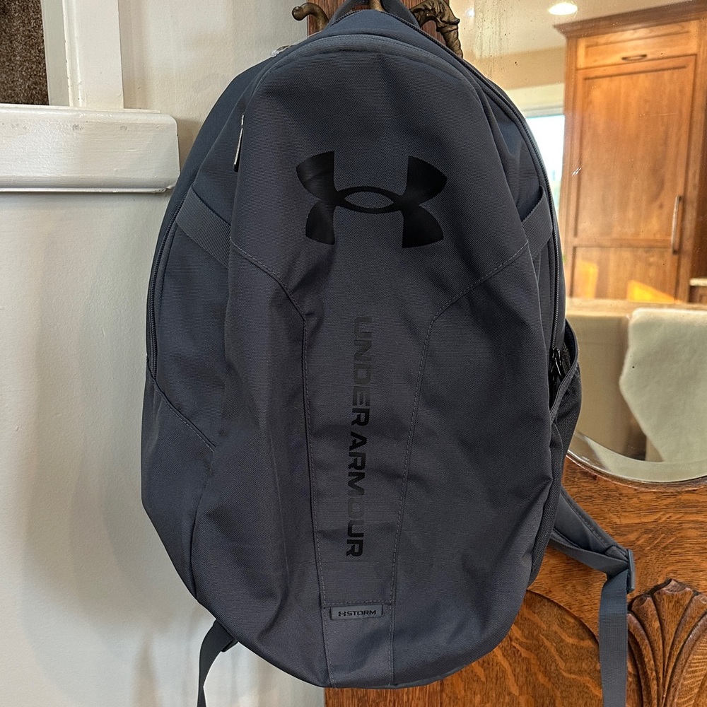 Nwot Under armour hustle lite backpack